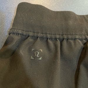 30” lululemon joggers Large